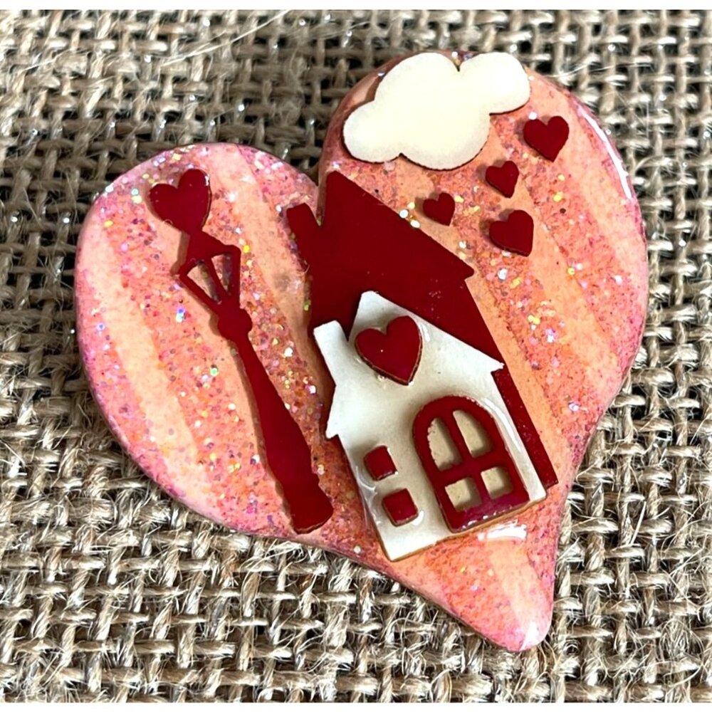Vintage Lucinda Heart Shape Pin Glittery House Valentine Theme Red Pink Cream - Picture 10 of 16